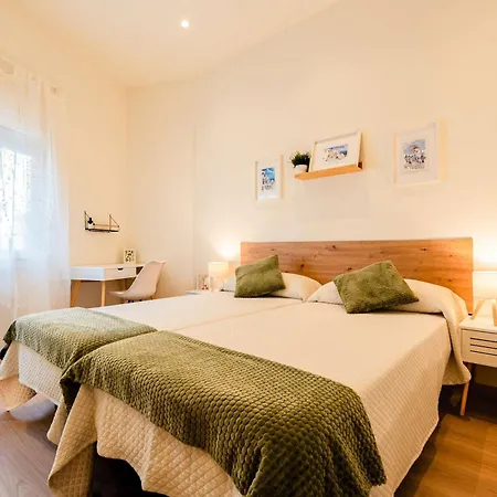 Cozy Ground-floor 2br Steps From Playa Mar